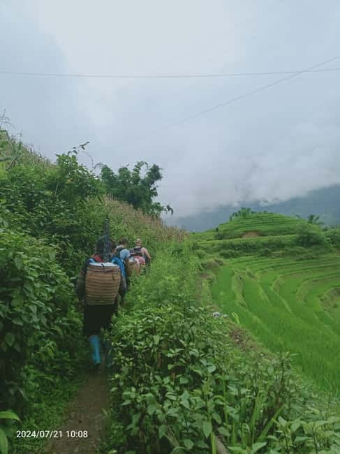 1 DAY Trek the Most Beautiful Villages of Sapa & Local Guide - Lunch and village life in Lao Chai
