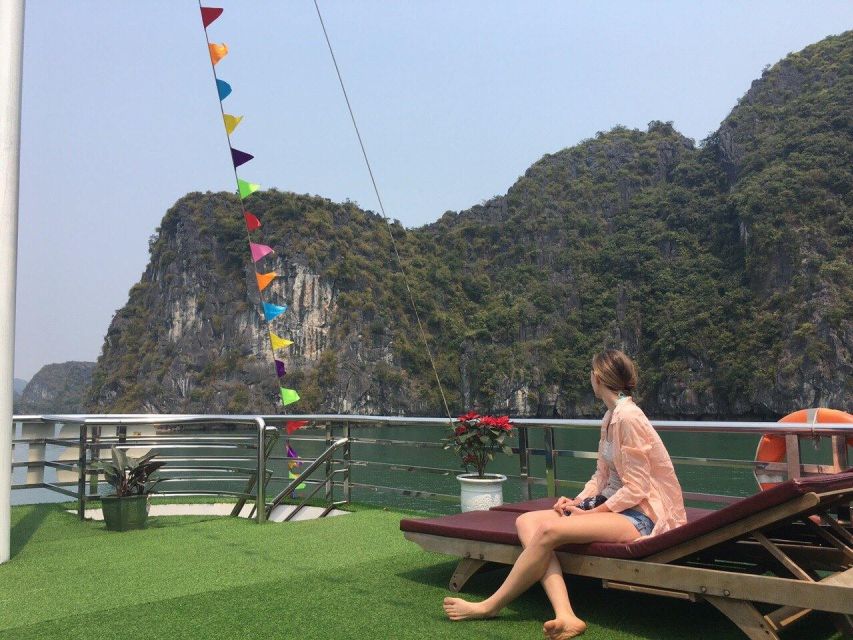 2-Day Traditional Cruise to Lan Ha Bay & Cat Ba Island - Day one: floating village and limestone islands