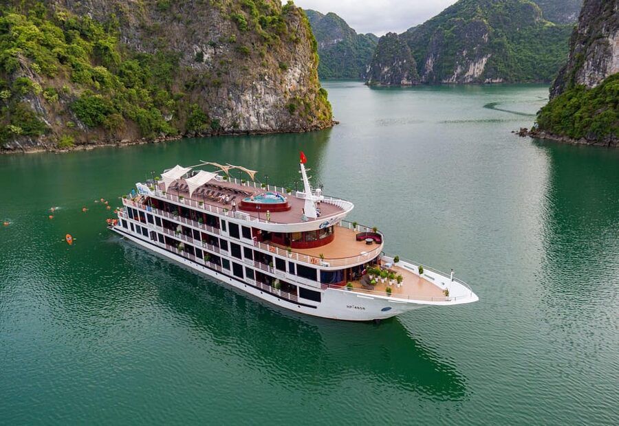 3-Day: 5-star Cruises Lan Ha & Halong Bay w/Viet Hai Village - Who should book this cruise
