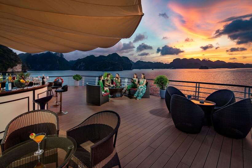 3-Day Lan Ha Bay & Viet Hai 5★ Cruise + Free Hanoi Pickup - Day two: cycling to Viet Hai village