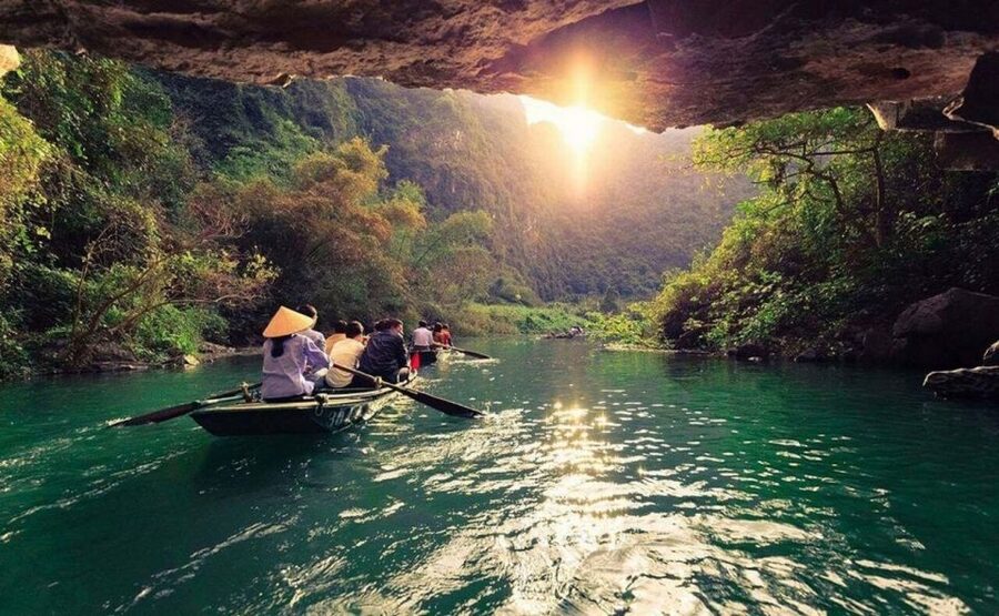 3-Day Ninh Binh Bungalow & Ha Long Bay 5 Star Cruise - Who will get the most from this itinerary