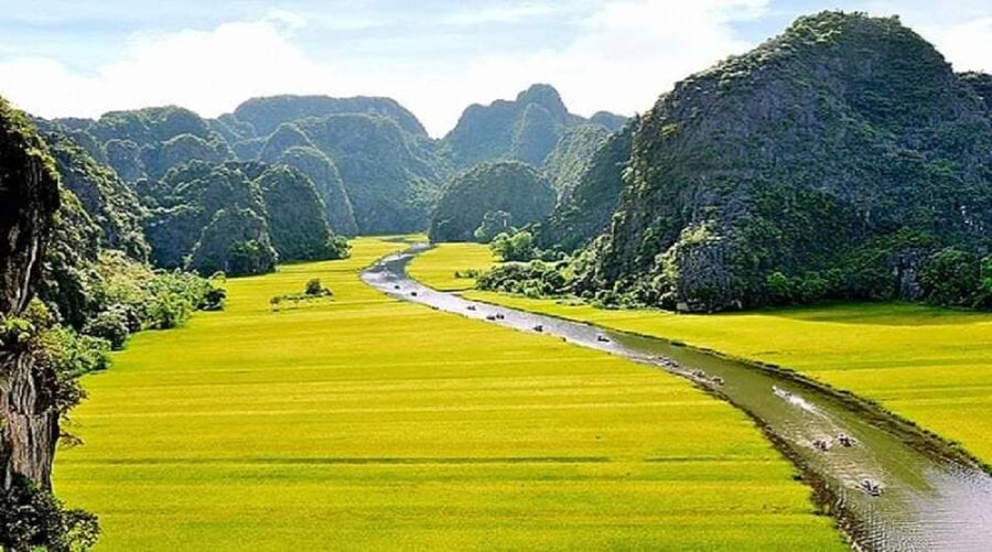 3-Day Ninh Binh Bungalow & Ha Long Bay 5 Star Cruise - Mua Cave: a steep climb with a wide payoff