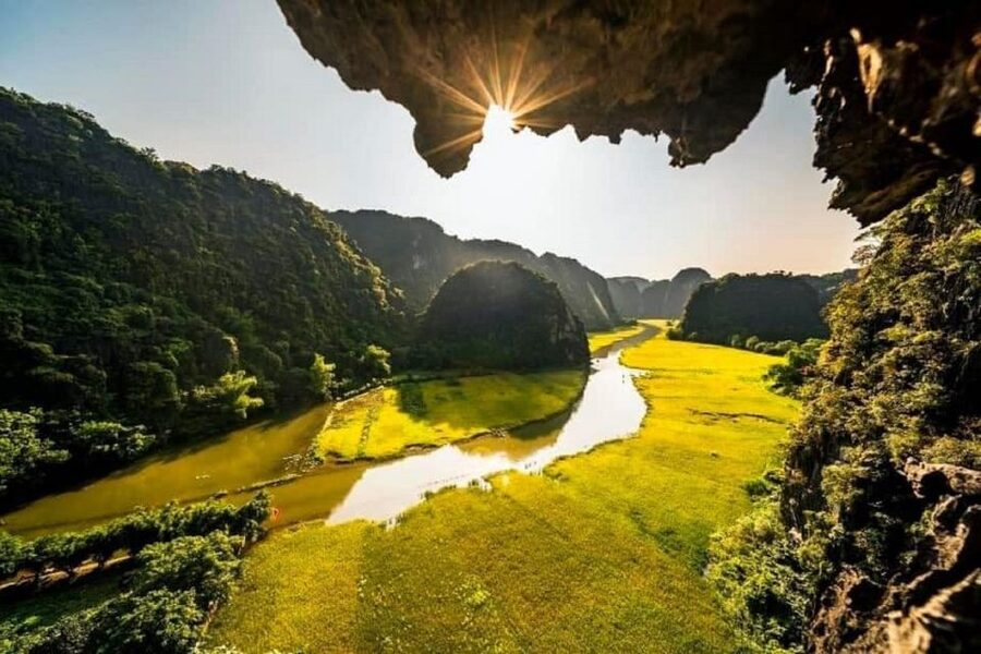 3-Day - Ninh Binh - Lan Ha Bay 5-Star Cruise & Balcony - Three days from Hanoi, with two very different settings