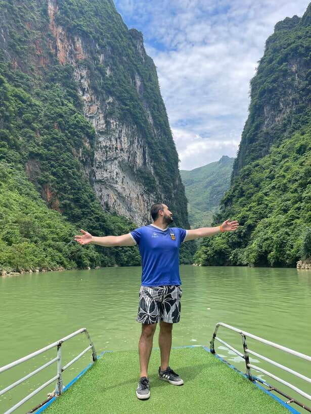 4-day Motorbike Ha Giang Loop Luxury Tour With Easy Rider - Night 0: Hanoi to Ha Giang by sleeper bus