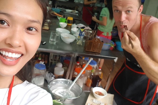5 Traditional Dishes Hanoi Cooking Class with Market Trip - A hands-on class with a quick rhythm