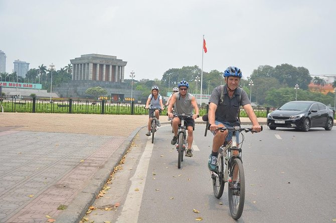 Bicycle Tours Hanoi: Half Day Hanoi City Bicycle Tours - Getting started at the bicycle shop