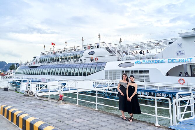 Buffet on Paradise Delight Dining Cruise Halong Bay Tour - The Crew and the Feel of the Cruise