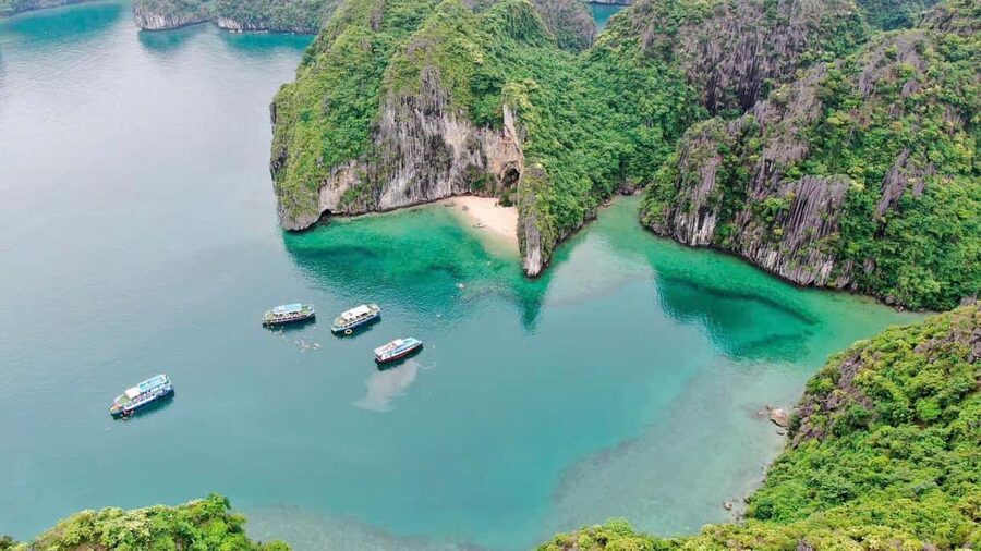 Cat Ba/Ha Noi: Lan Ha and Monkey Island Full Day Boat Trip - Bright and Dark Cave: the kayak portion