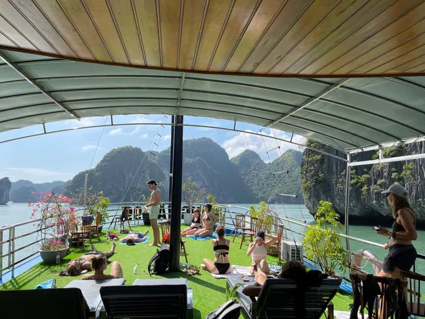 Cat Ba/Ha Noi: Lan Ha and Monkey Island Full Day Boat Trip - Lunch on board: a generous break in the schedule