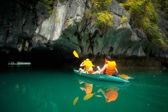 Day trip to Halong Bay from Hanoi - From Hanoi to the Bay: An Early Start
