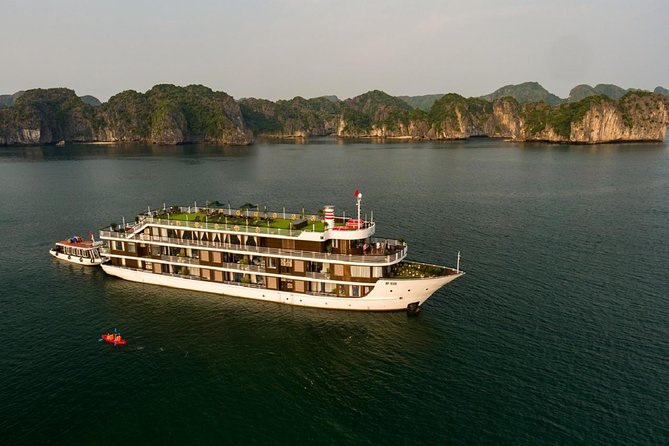 Doris Cruise 5 star cruise 3 days visiting Halong - Lan Ha Bay - Day 2: Viet Hai Village and Three Peaches Beach