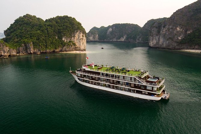 Doris Cruise 5 star cruise 3 days visiting Halong - Lan Ha Bay - Day 1: Tra Bau by kayak, swim, or Jacuzzi