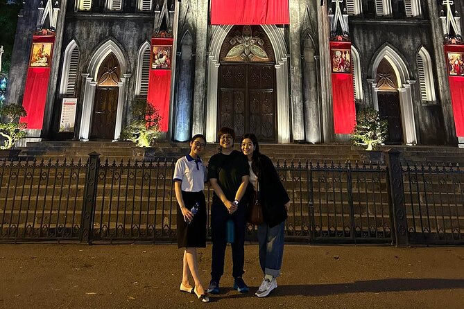 (Evening) HANOI CUSTOMIZED Walking Tour - The weekend night market and street life