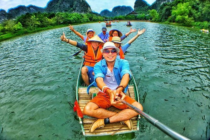 Exploring Bai Dinh Pagoda -Trang An -Mua Cave with Buffet Lunch 1 Day From Hanoi - A buffet lunch, with local flavors
