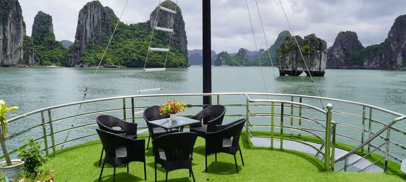 From Hanoi: 1 -Day Halong Bay Cruise With Big & Small Groups - The Hanoi Pickup and Long Road to the Bay