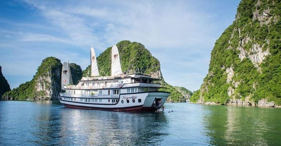 From Hanoi: 2-Day Bai Tu Long Bay Luxury Cruise with Jacuzzi - The Hanoi-to-Halong drive and first afternoon