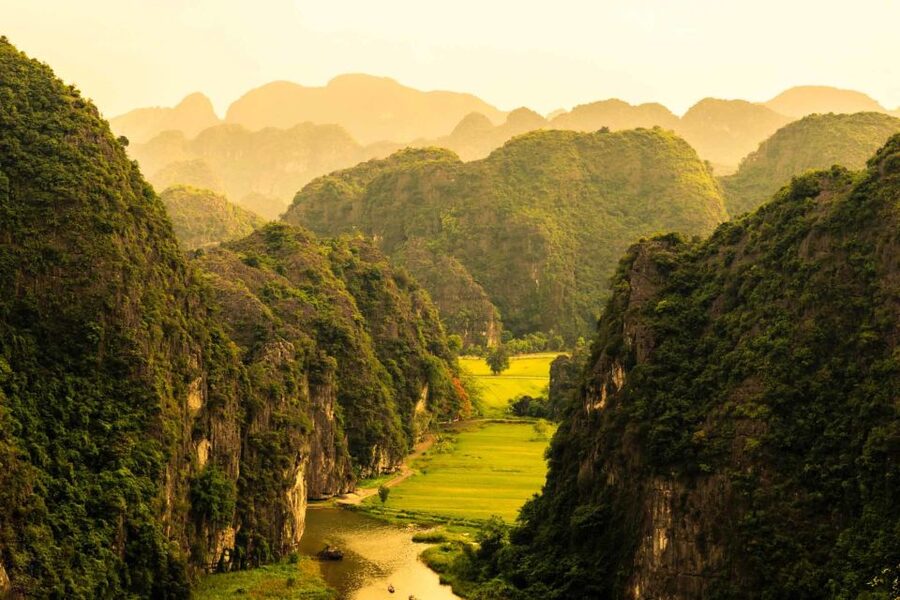From Hanoi: 2-Day Ninh Binh Tour with Accommodation & Meals - Day one: Mua Cave, a family home and Thung Nham