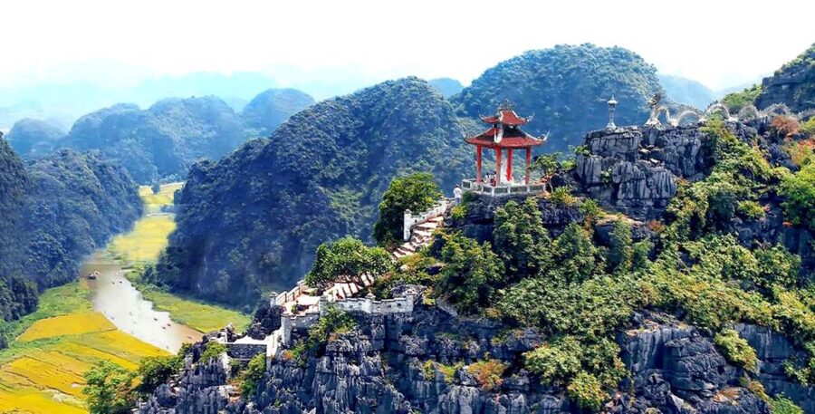 From Hanoi: 2-Day Ninh Binh Tour with Ha Long Bay Cruise - Mua Cave: the climb worth planning for
