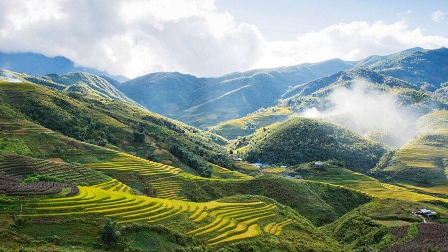 From Hanoi: 2-Day Overnight Sapa Tour by Limousine - A hotel night gives the itinerary room to breathe