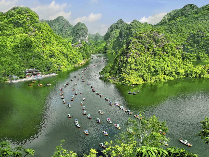 From Hanoi: Bai Dinh, Trang An, and Mua Cave Full-Day Tour - Bai Dinh’s scale and statues