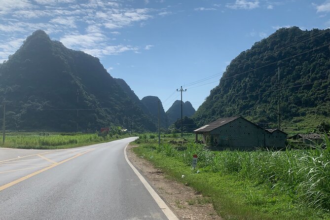 From Hanoi: Ban Gioc Waterfalls - Authentic Experience 2d/2n - The guide and group shape the experience