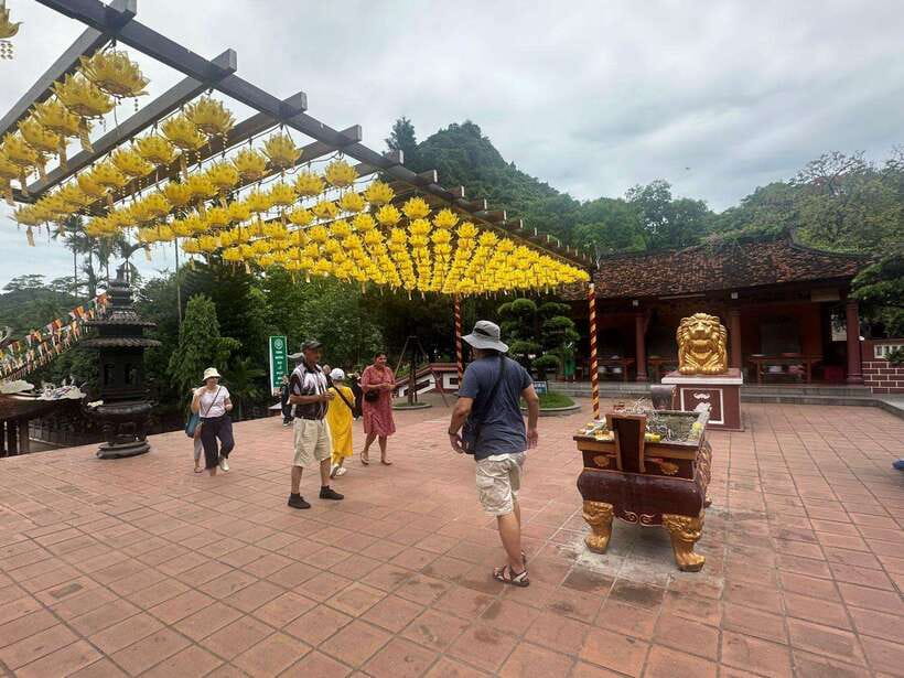From Hanoi: Full-Day Perfume Pagoda Group Tour with Lunch - Lunch, then a quieter temple visit