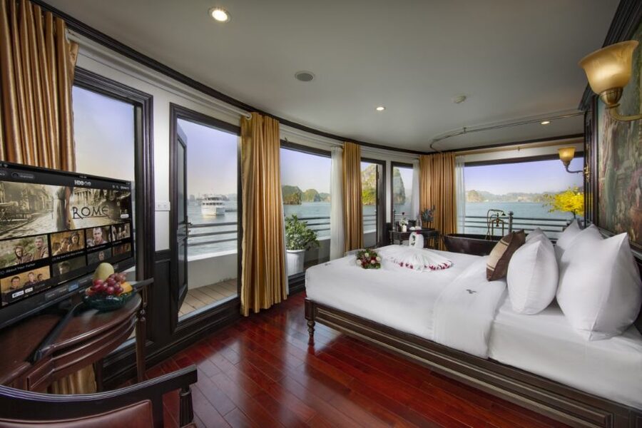 From Hanoi: Ha Long Bay 3-Day 5 Star Cruise with Balcony - Luon Cave and the return to Hanoi