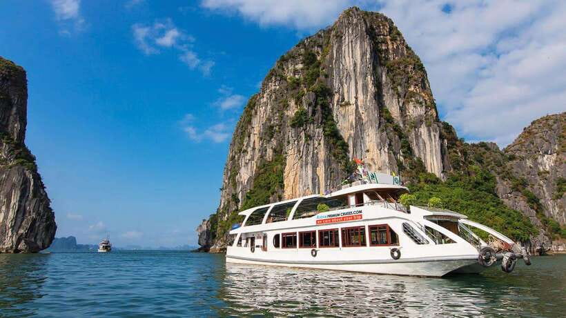 From Hanoi: Ha Long Bay Save-Cost Tours - Big & Small Groups - A long road to a five-hour cruise