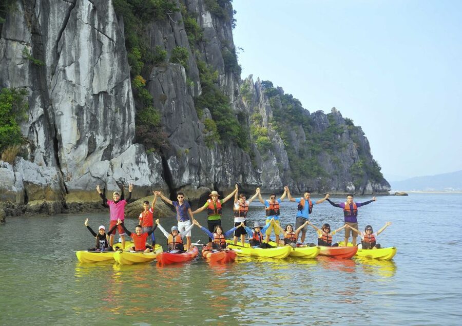 From Hanoi: Halong Bay Day Trip with Lunch and Transfers - Sung Sot Cave: scale, steps, and stone