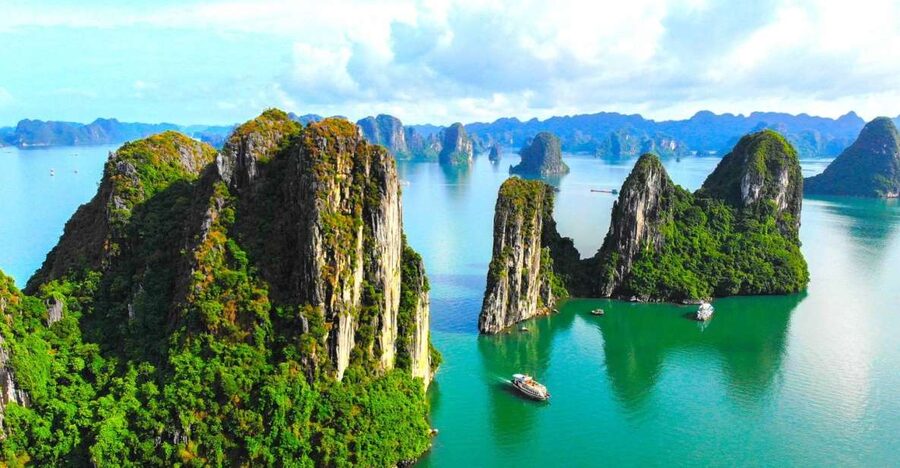 From Hanoi: Halong Bay Day Trip with Lunch and Transfers - Cruising Halong Bay over lunch