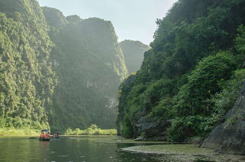 From Hanoi: Hoa Lu/Bai Dinh-Tam Coc/Trang An-Mua Cave Tours - Hoa Lu or Bai Dinh: two different mornings