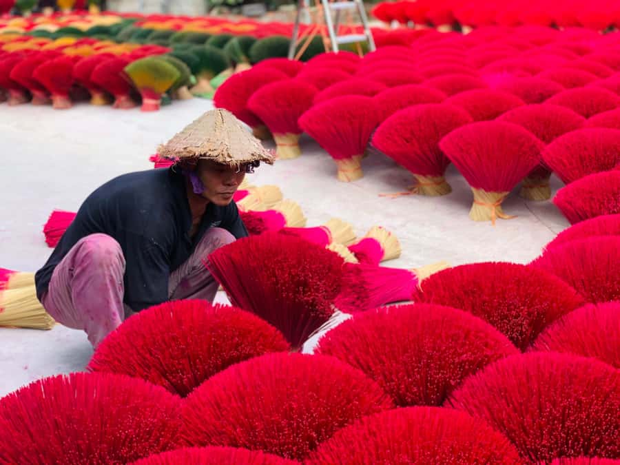 From Hanoi: Incense Village, Conical Hat and HaThai Art Tour - Choose the half-day or full-day route