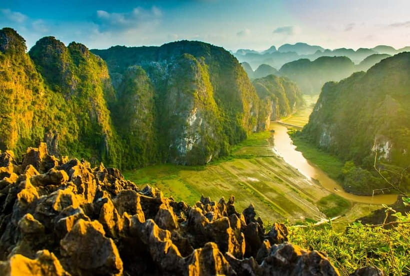 From Hanoi: Ninh Binh Boat Ride, Mua Cave Hike, Temple Visit - A Ninh Binh day in six key points