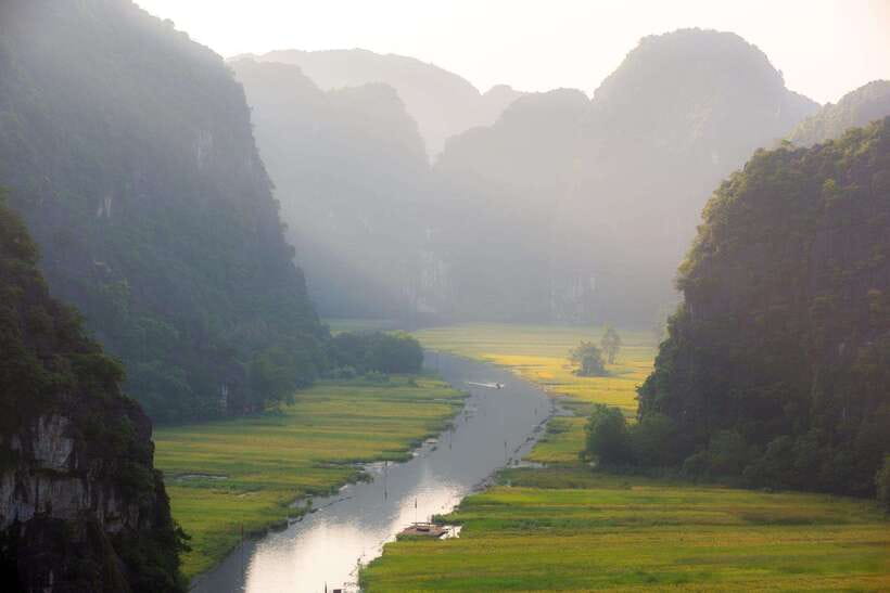 From Hanoi: Ninh Binh, Hoa Lu, Tam Coc, & Mua Cave Day-Trip - The pace, the bus and the small practical details