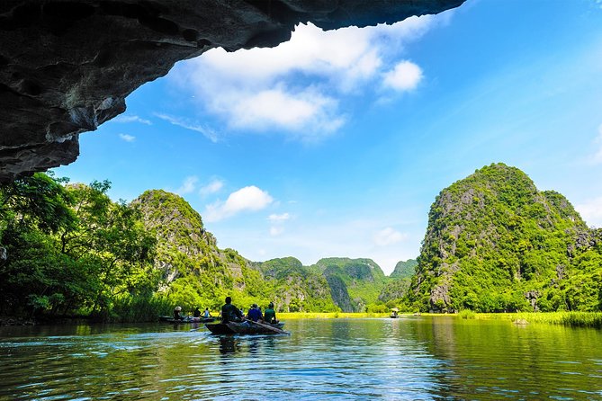 From Hanoi: Ninh Binh Tour Highlights - Transfer & Buffet Lunch - What the buffet lunch does well