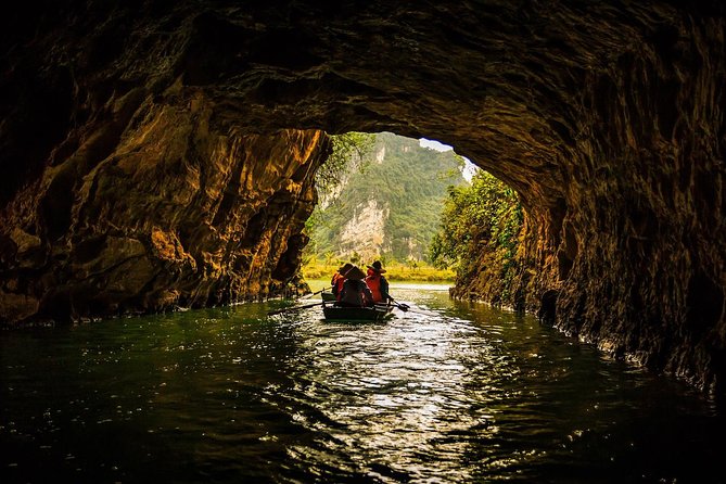 From Hanoi: Ninh Binh Tour Highlights - Transfer & Buffet Lunch - The real rhythm of the day