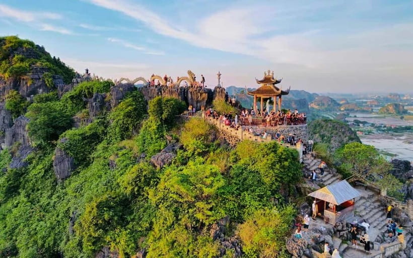 From Hanoi/NinhBinh: HoaLu-Bai Din- TrangAn- MuaCave-BichDon - Hoa Lu’s temples set the historical scene