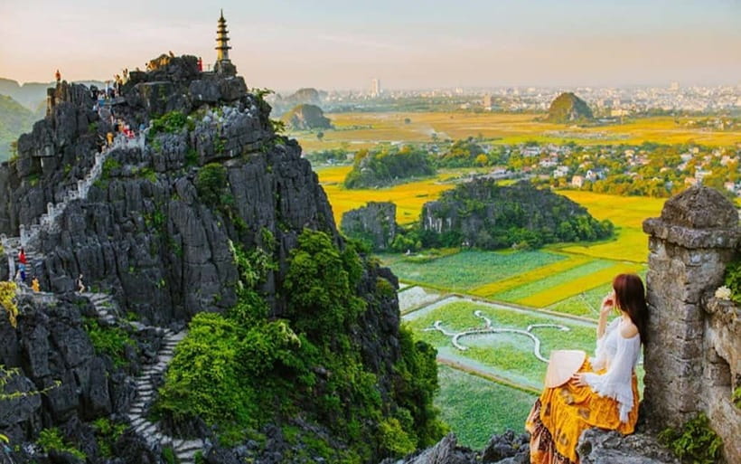 From Hanoi/NinhBinh: HoaLu-Bai Din- TrangAn- MuaCave-BichDon - Mua Cave rewards the 500-step climb