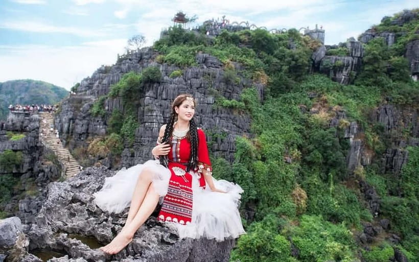 From Hanoi/NinhBinh: HoaLu-Bai Din- TrangAn- MuaCave-BichDon - Guides and group pace can shape the day