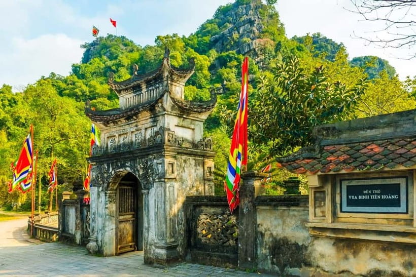 From Hanoi: Tam Coc Boat Trip and Hoa Lu & Mua Cave Tour - From Hanoi to the limestone country