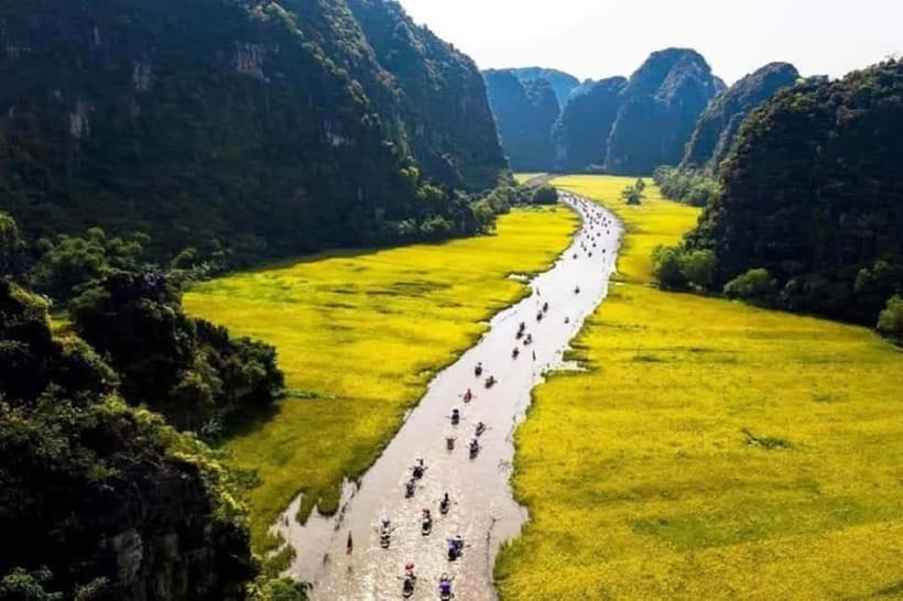 From Hanoi: Tam Coc Boat Trip and Hoa Lu & Mua Cave Tour - Guides, transport and the day’s rhythm