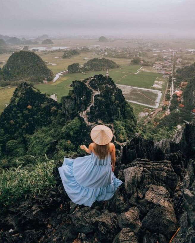 From Hanoi: Trang An Eco-tourism -Bai Dinh pagoda & Mua Cave - Trang An: a boat ride through limestone and caves
