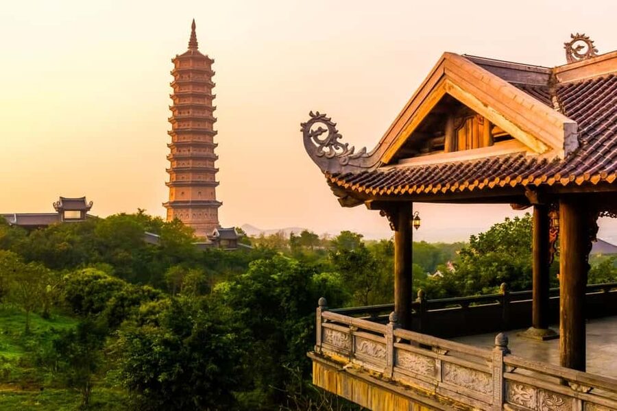 From Hanoi: Trang An Eco-tourism -Bai Dinh pagoda & Mua Cave - Leaving Hanoi before the day gets away