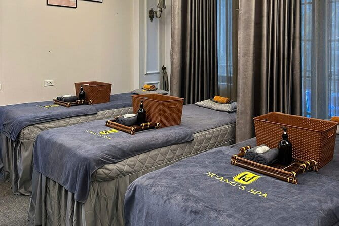 Full Body Combo with Aromatherapy or Deep Tissue treatment - A quiet hour near Hanoi’s Old Quarter streets