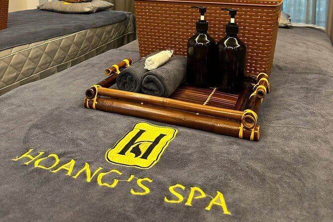 Full Body Combo with Aromatherapy or Deep Tissue treatment - The treatment starts with cleansing and exfoliation