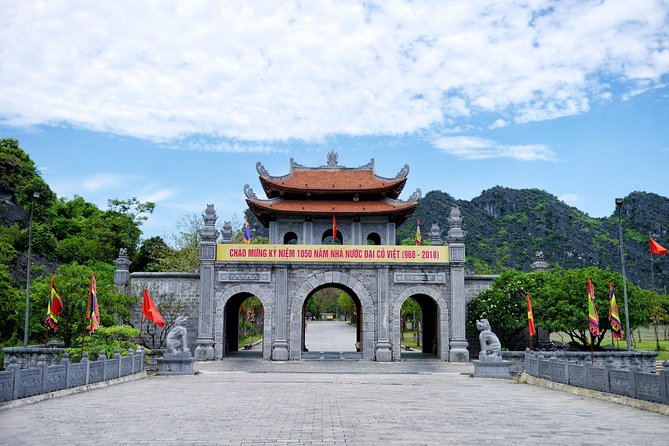 Full-Day Ninh Binh Highlights Tour from Hanoi - Tam Coc by sampan