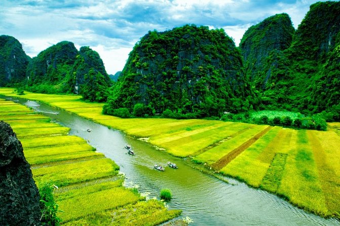 Full-Day Tour Hoa Lu, Tam Coc Boat Trip and Mua Cave - From Hanoi to the old capital