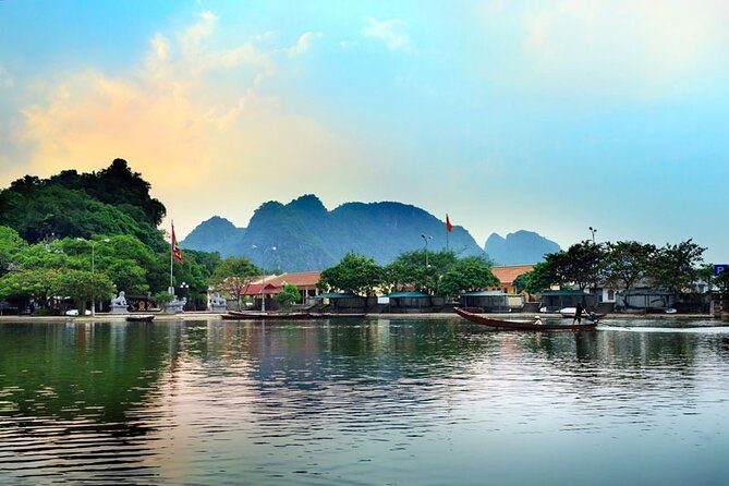 Full Day Tour to Perfume Pagoda with Traditional Boat Ride - Thien Tru and the Customs of a Sacred Site