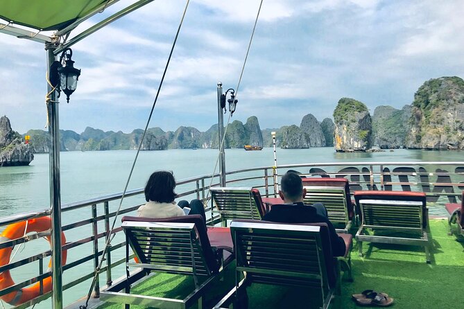 Full day trip to Lan Ha-Ha Long Bay from Cat Ba, avoid the crowds - A day that balances caves, beaches, and bay views