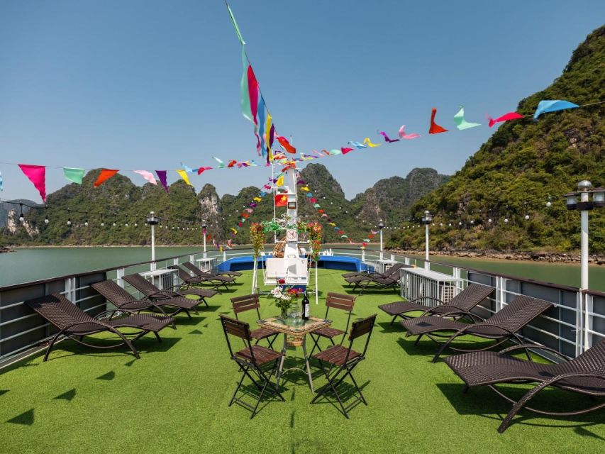 Ha Long: Afternoon Cruise with Lunch, Kayaking, and Swimming - Titop Island: a viewpoint and a beach break